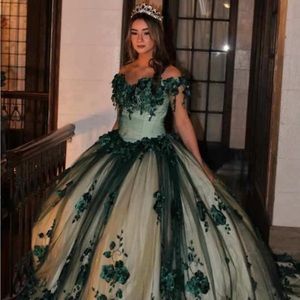 Meet your Posher, Kaitlyn